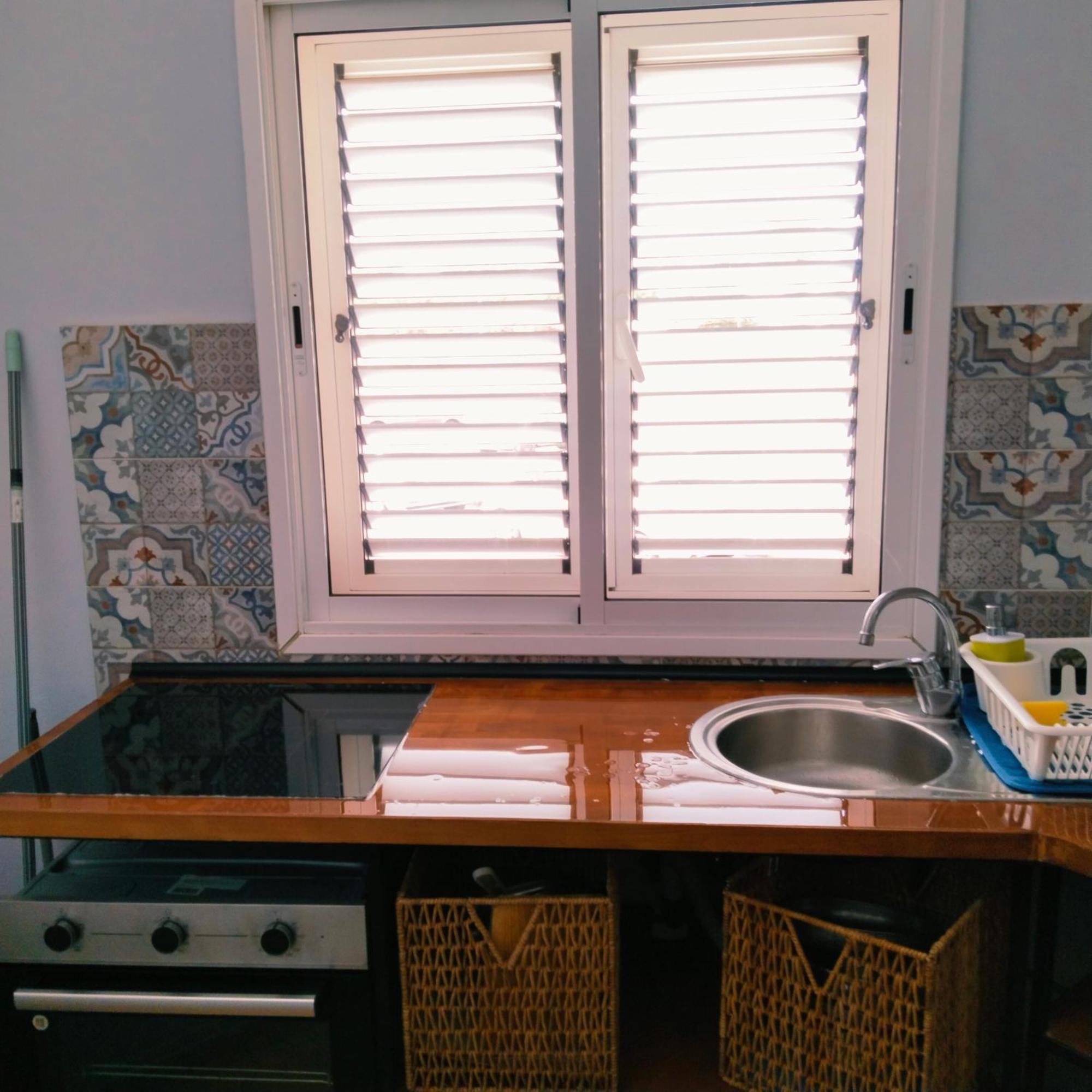 Amber House Apartment Аринага Екстериор снимка